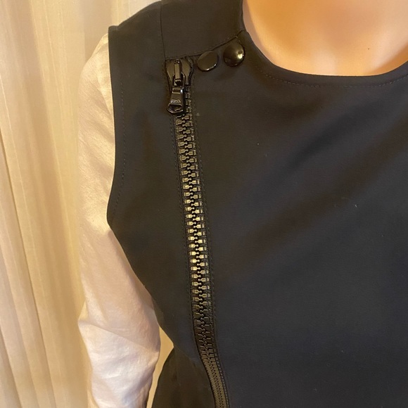 Veronica Beard Black Vest Front Zipper Closure Collarless Snaps Fitted Pleated 2 - Picture 5 of 16